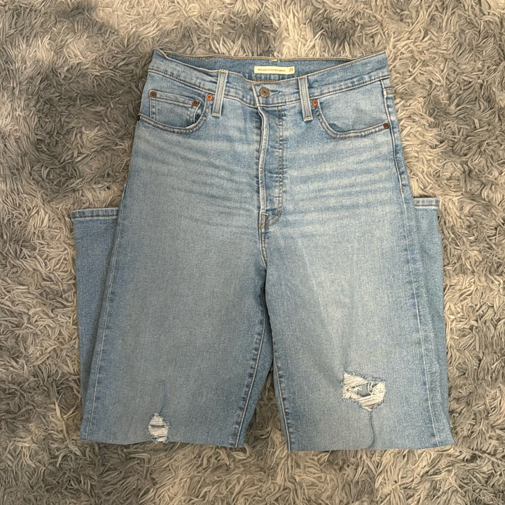 Levi’s Ribcage Straight Ankle Jeans